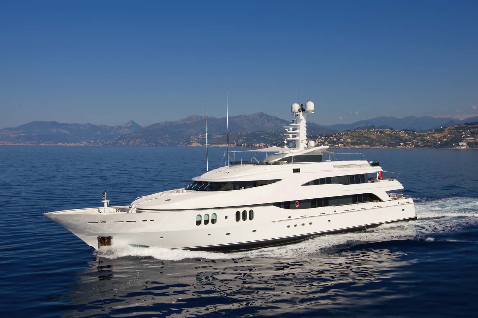 Why A Luxury Yacht Charter is The Only Way to Go